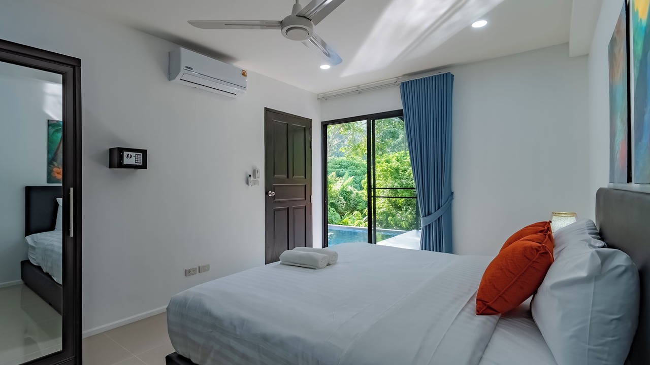 Photo of Bedroom in Chalong