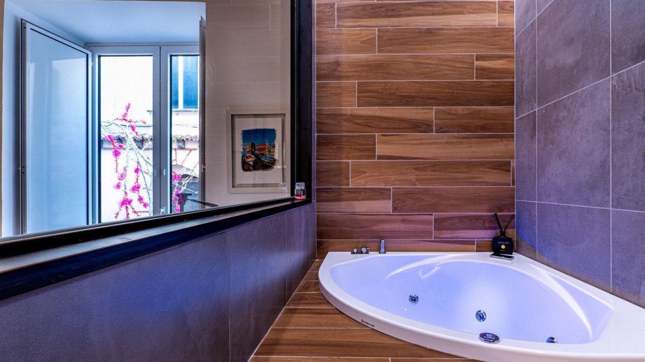 Photo of Bathroom in Historical Downtown Salerno
