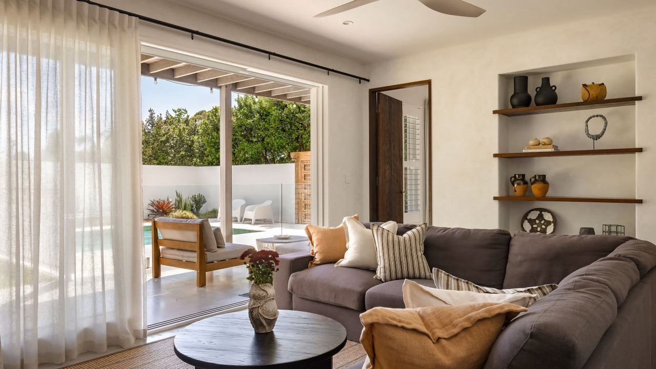 Photo of Livingroom in Suffolk Park