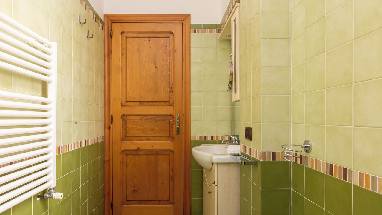 Photo of Bathroom in Meta