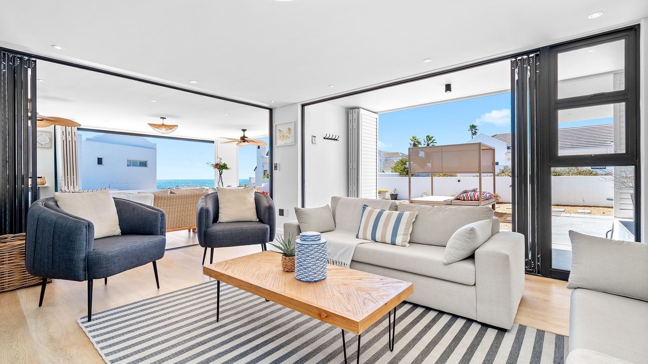 Photo of Livingroom in Shelley Point