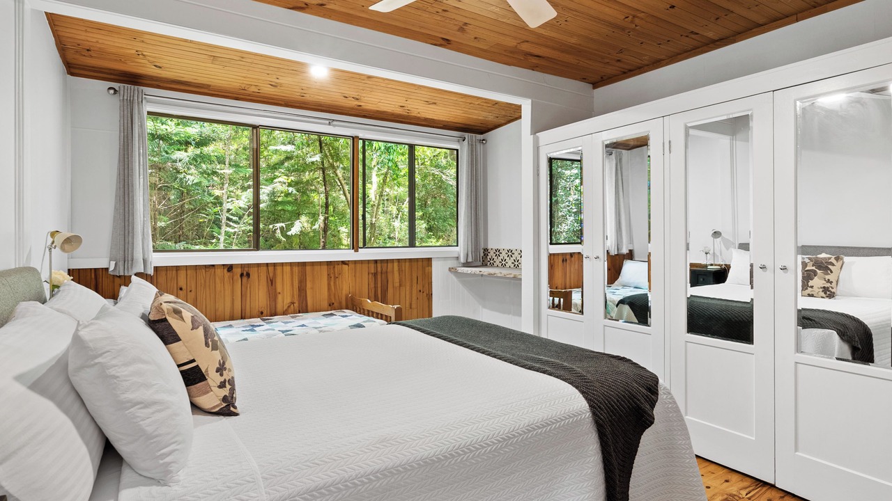 Photo of Bedroom in Lamington