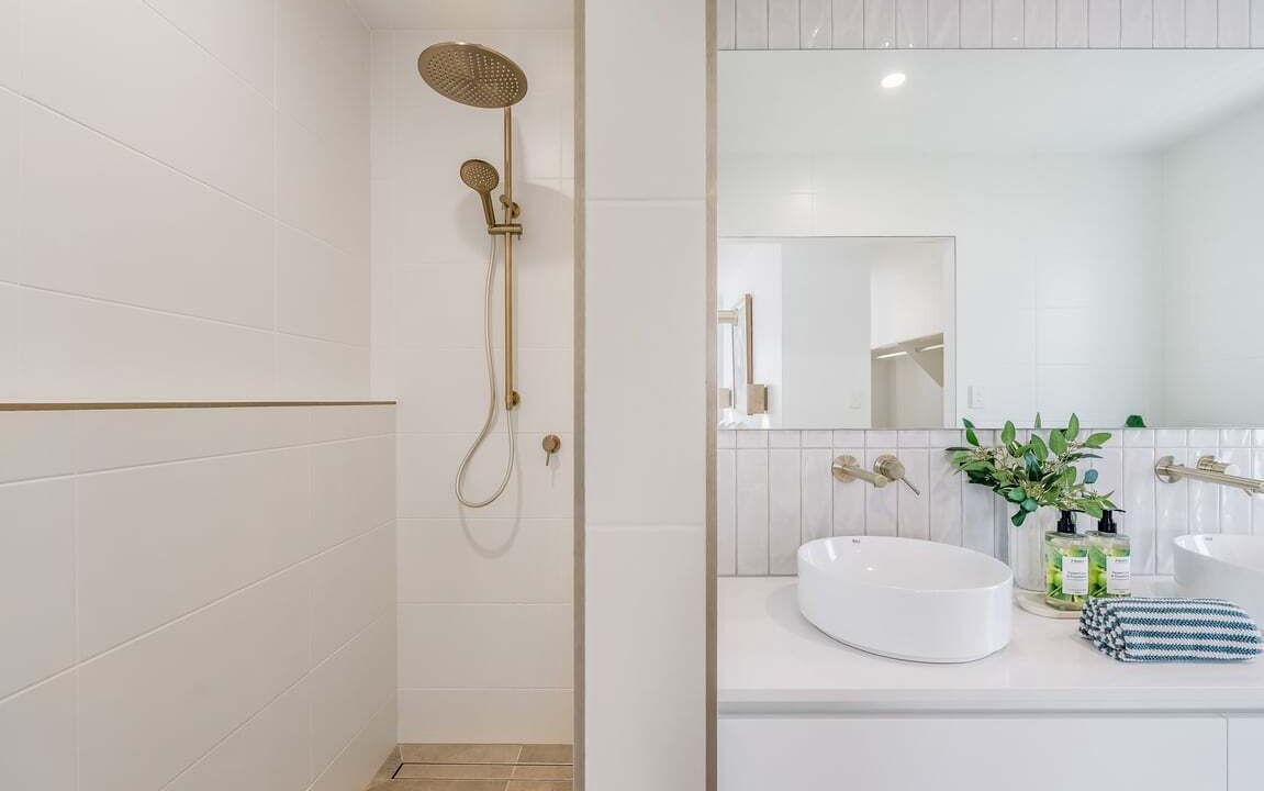 Photo of Bathroom in Skennars Head
