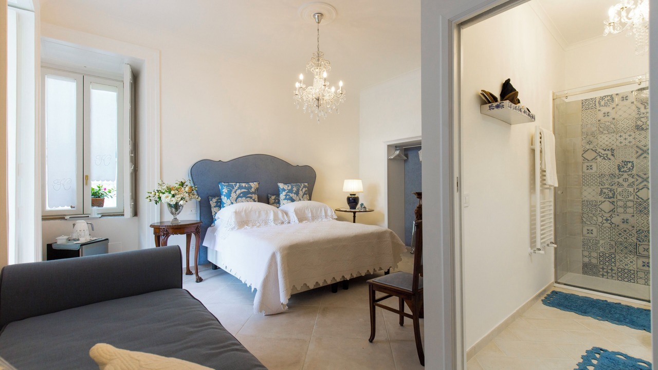 Photo of Bedroom in Meta