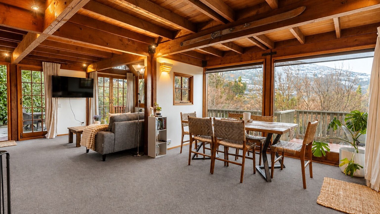 Photo of Livingroom in Arthur's Point