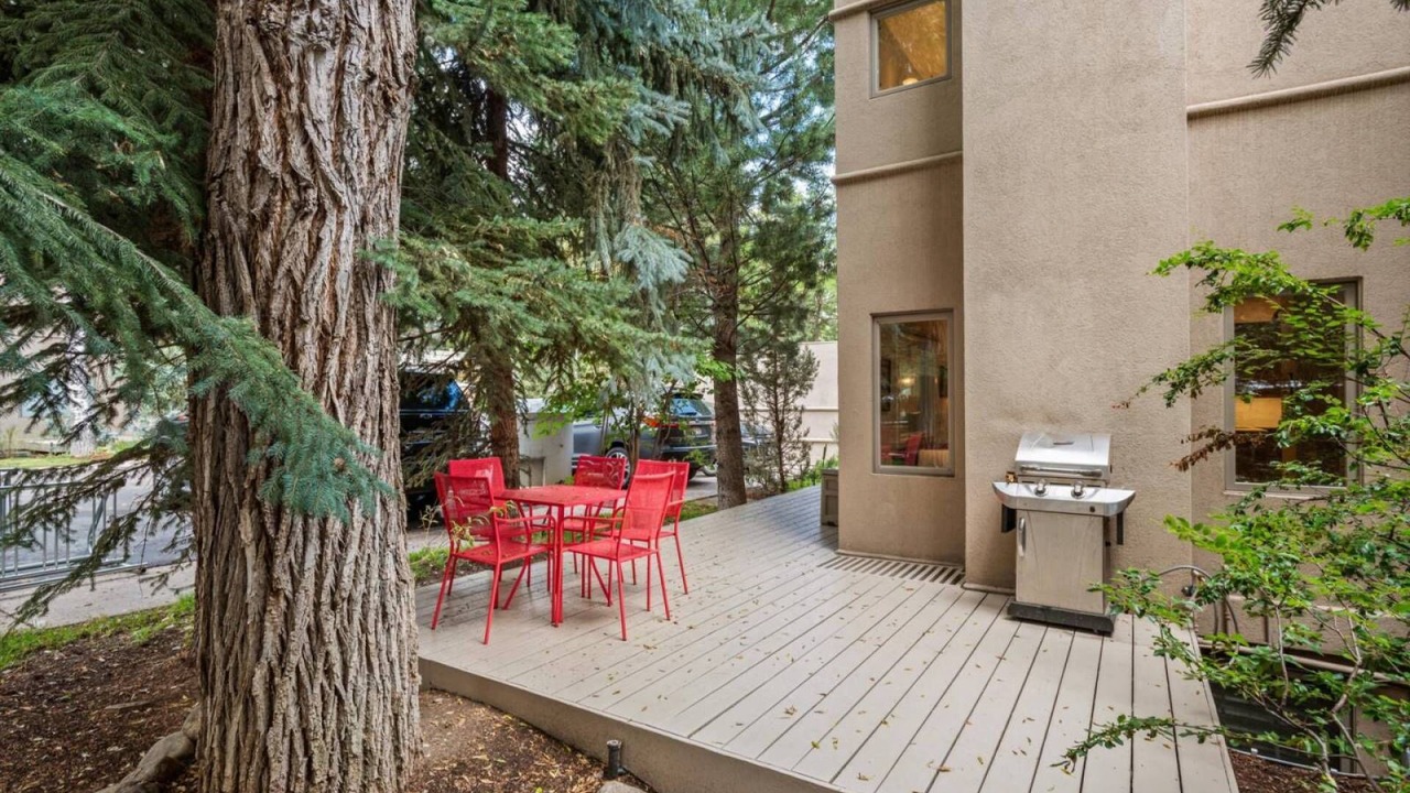Photo of Outdoor in West End