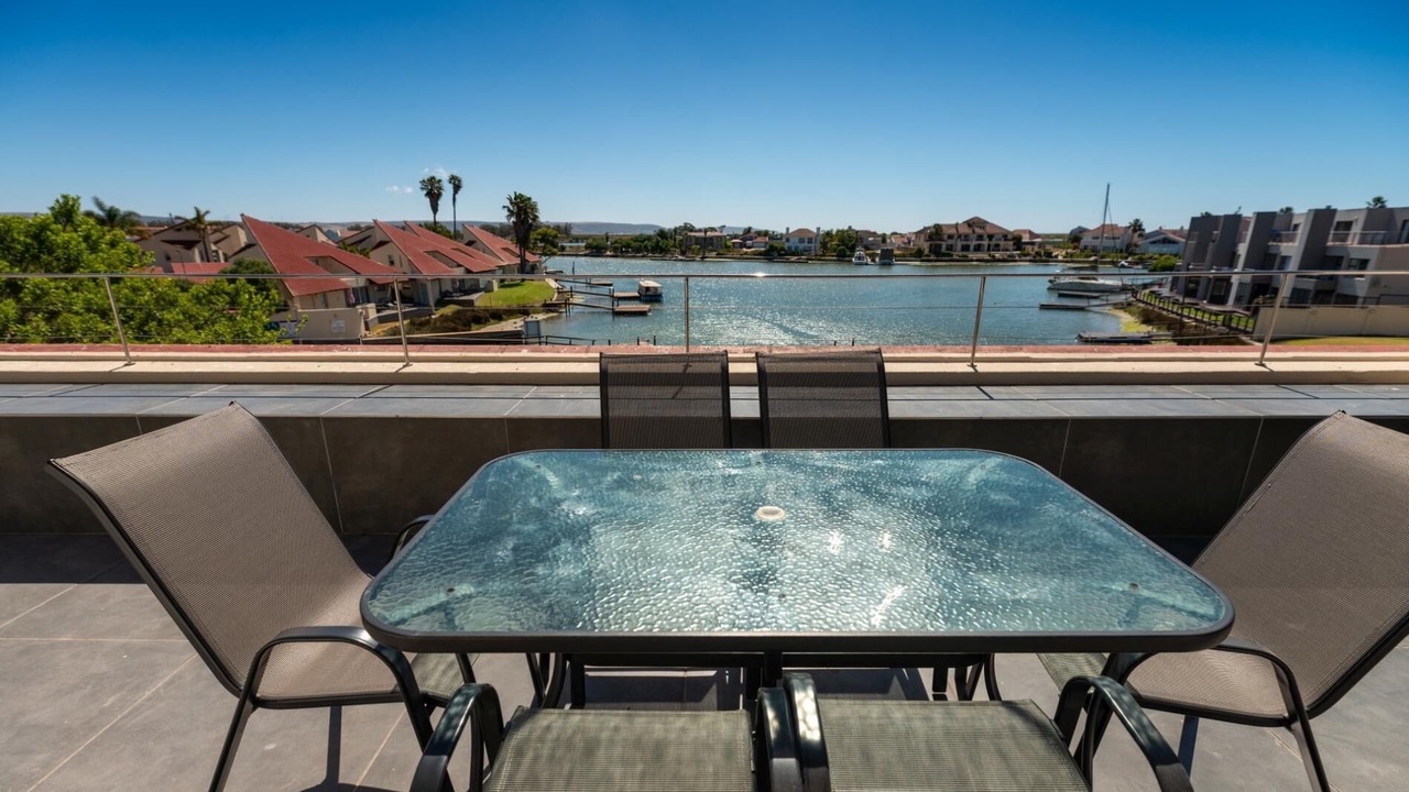 Photo of Patio Balcony in Port Owen