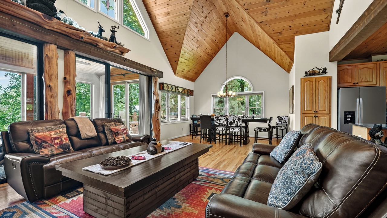 Photo of Livingroom in Walnut Mountain