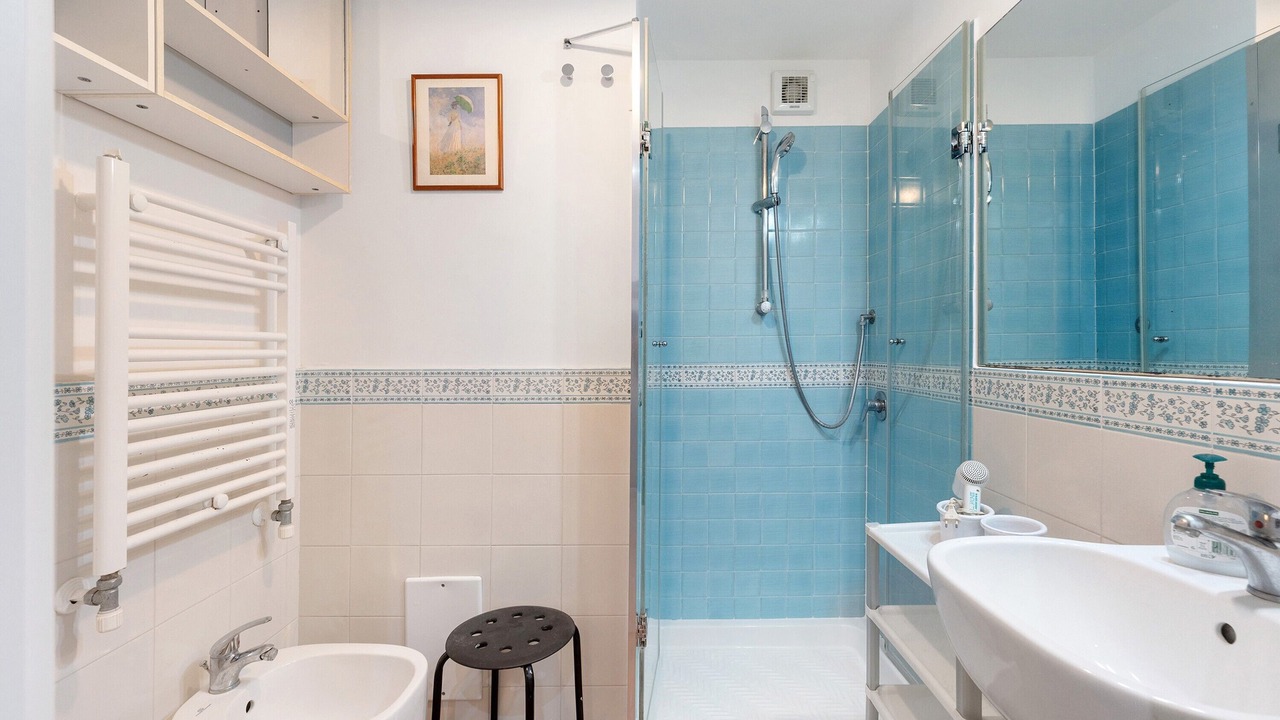 Photo of Bathroom in Meta