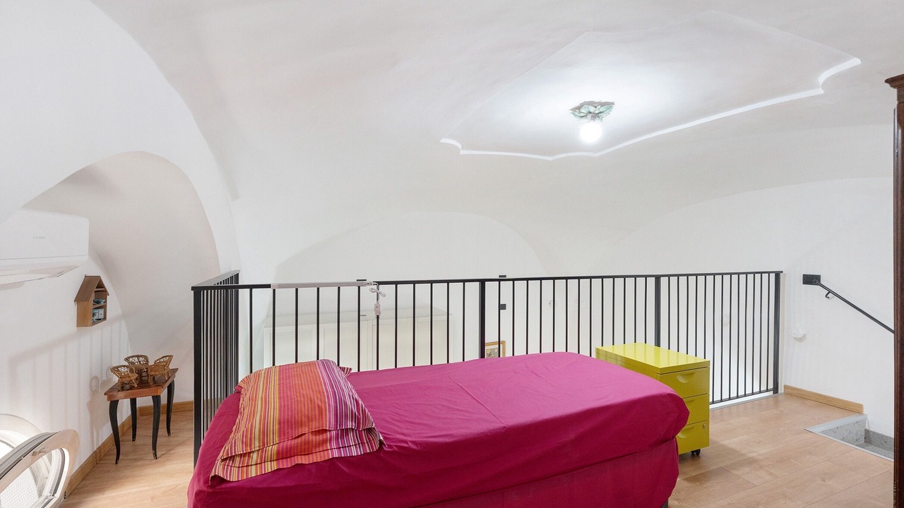 Photo of Bedroom in Meta