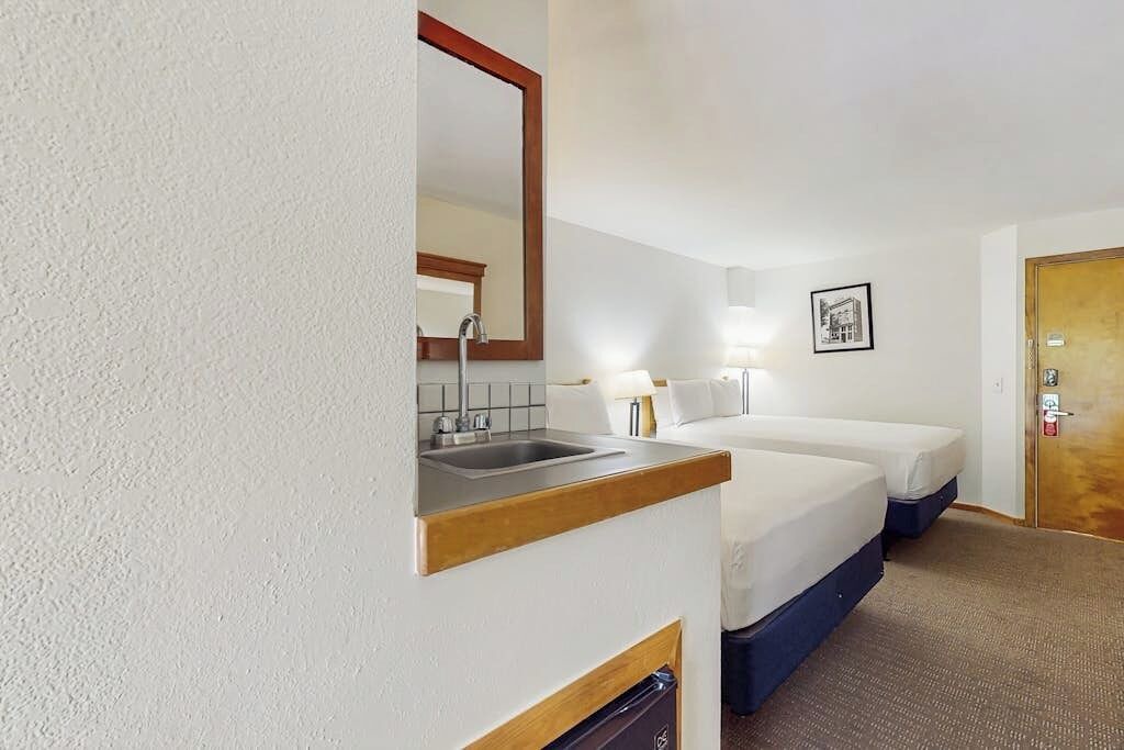 Photo of Bedroom in West End