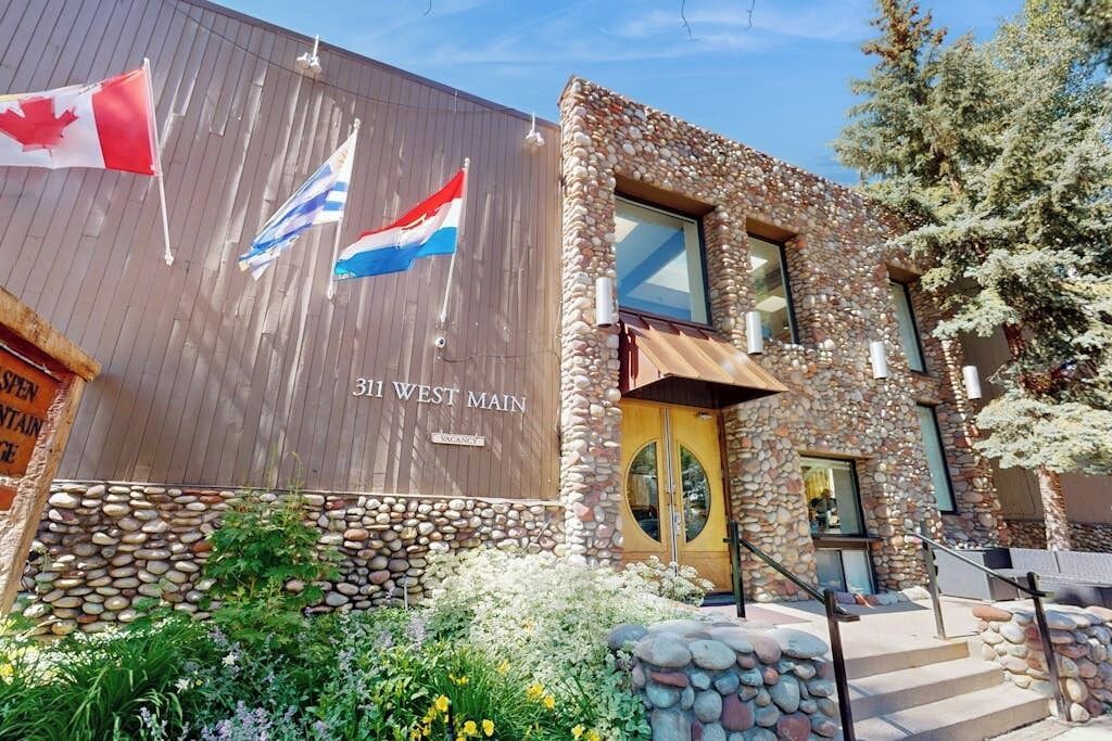 Photo of Outdoor in West End