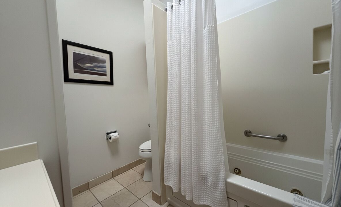 Photo of Bathroom in Quail Lodge