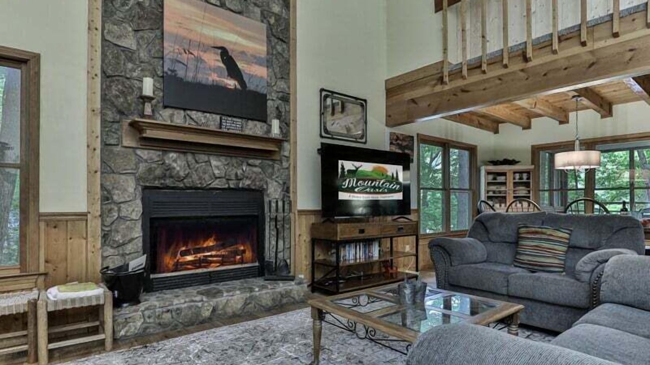 Photo of Bedroom in Walnut Mountain