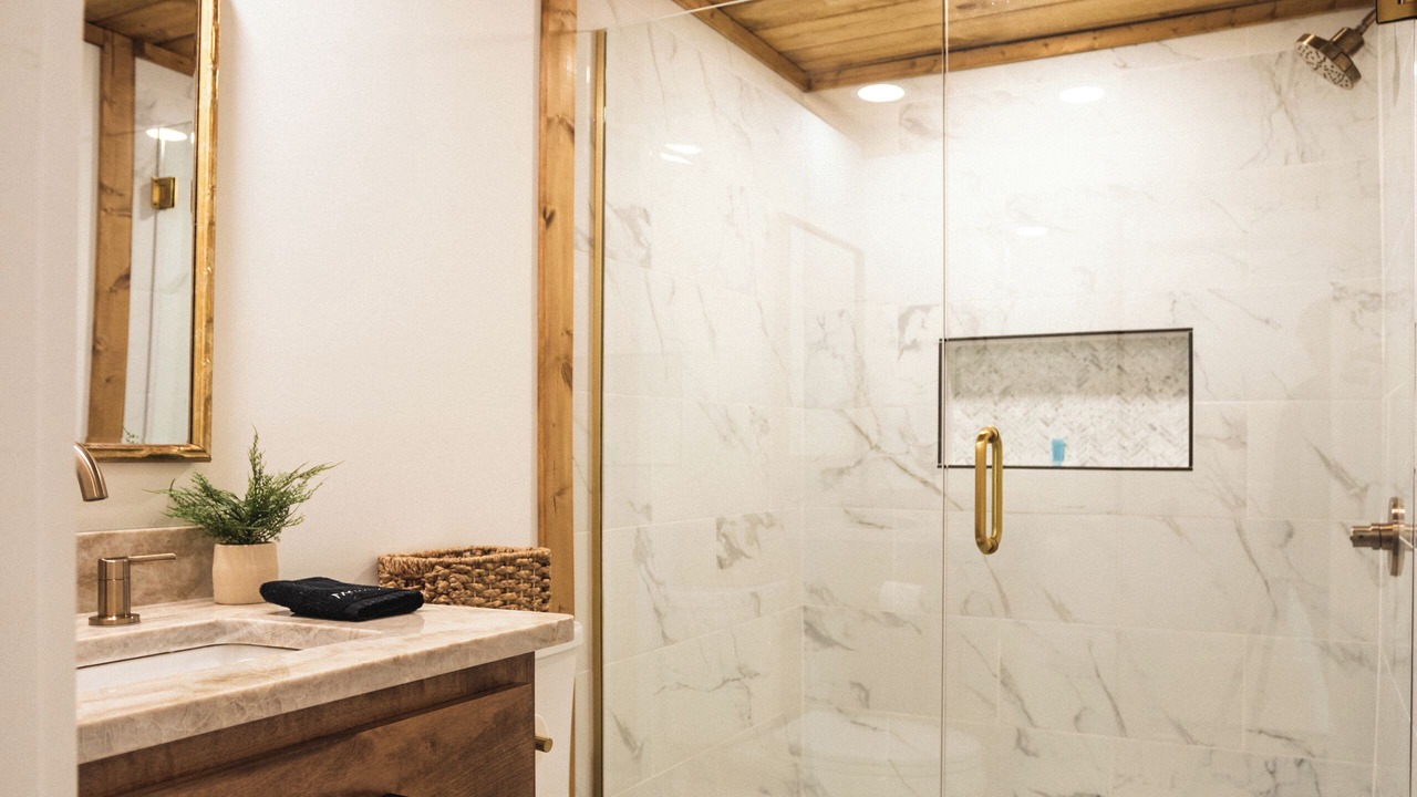 Photo of Bathroom in Hiawassee