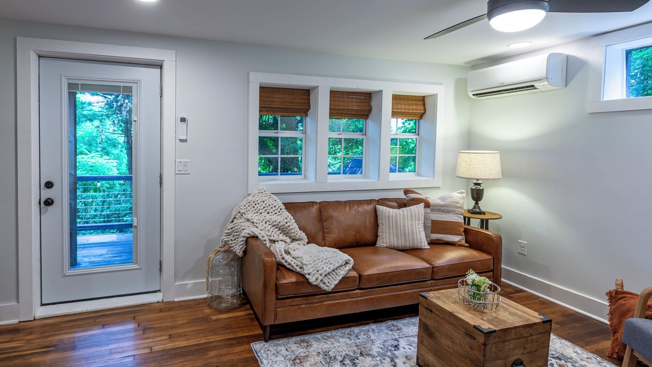 Photo of Livingroom in West Jefferson
