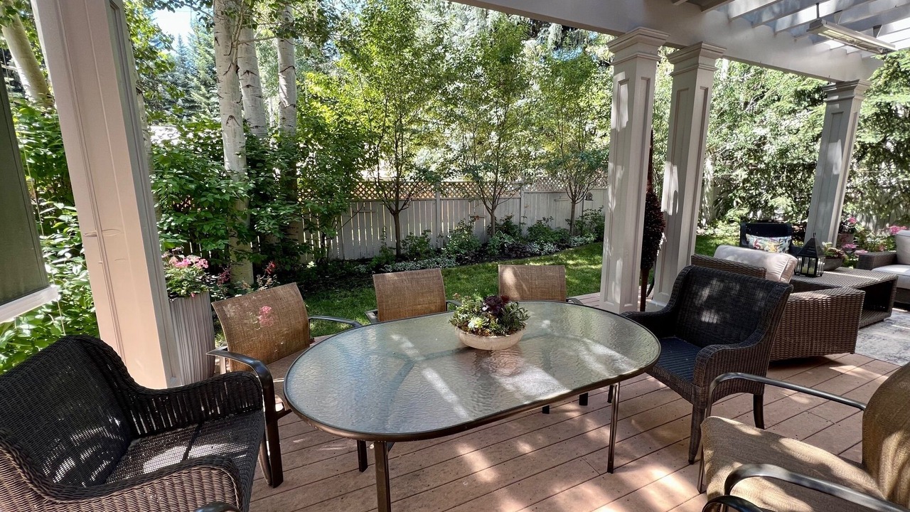 Photo of Outdoor in West End
