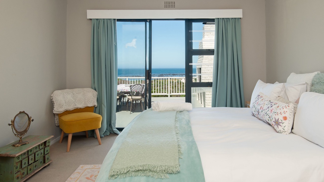 Photo of Bedroom in Pearly Beach