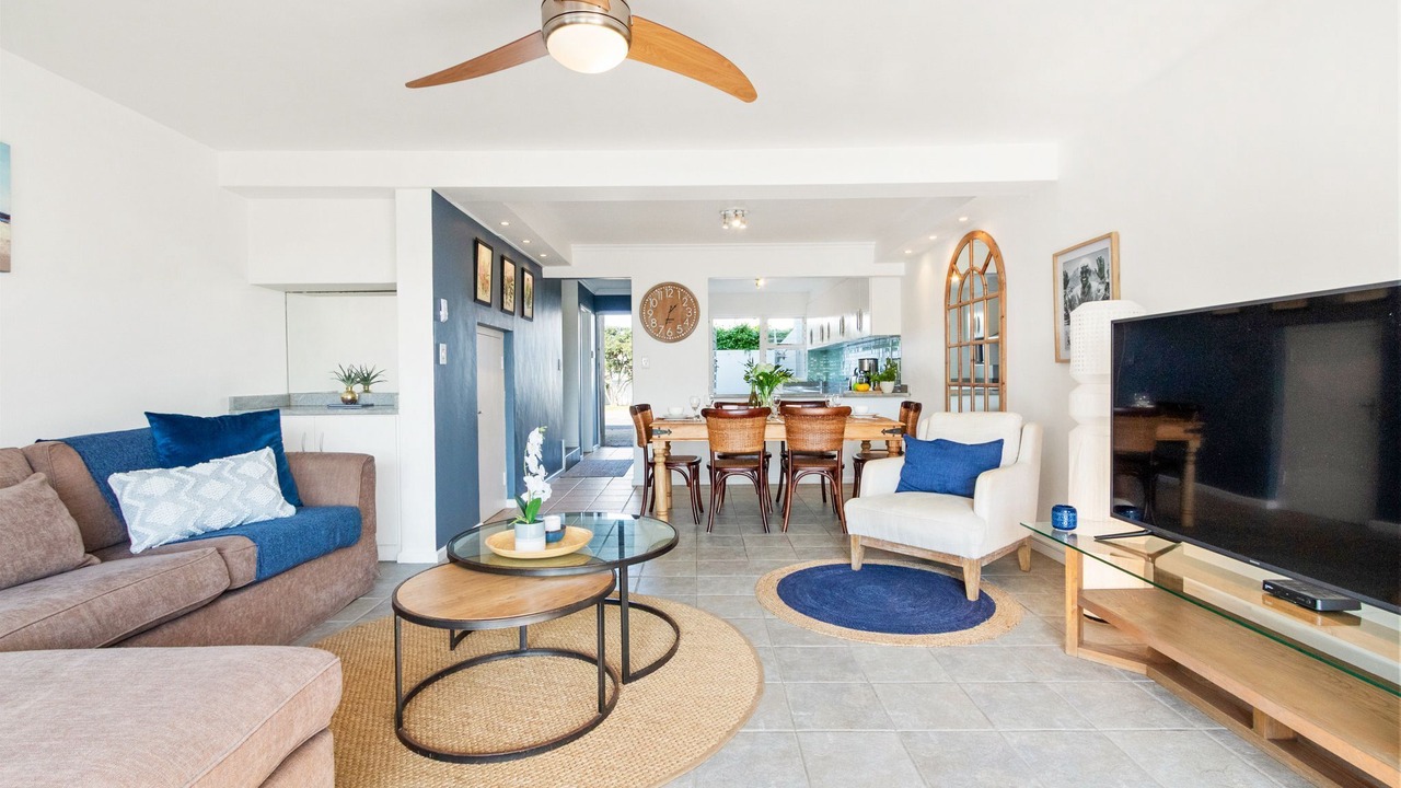 Photo of Livingroom in Milnerton