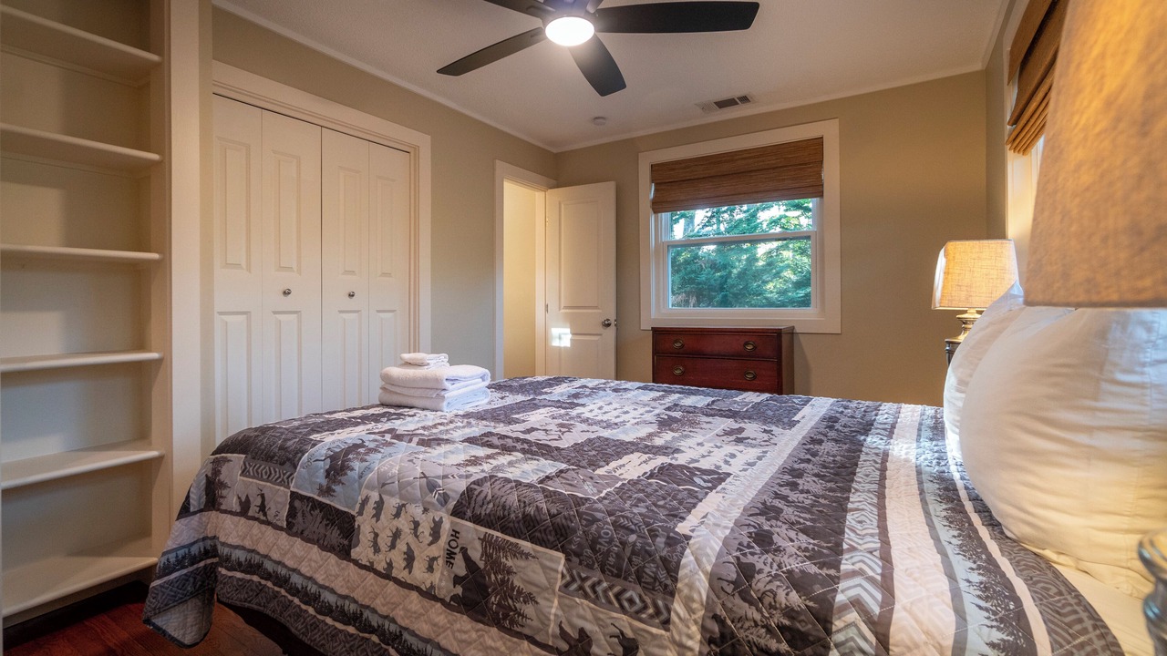 Photo of Bedroom in Clarkesville