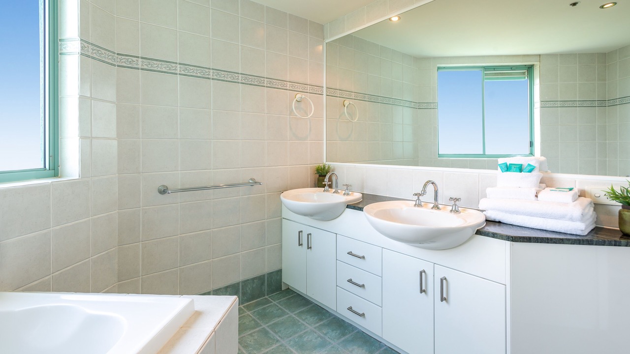 Photo of Bathroom in Main Beach