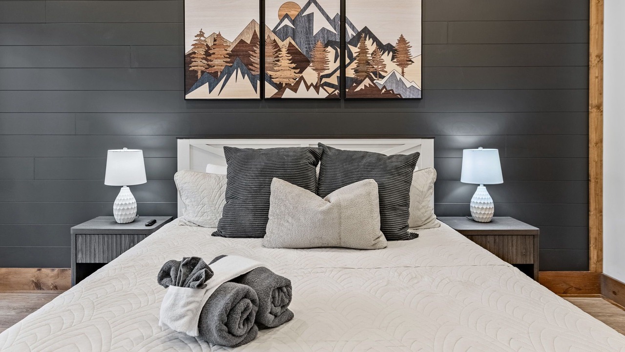 Photo of Bedroom in Raccoon Ridge