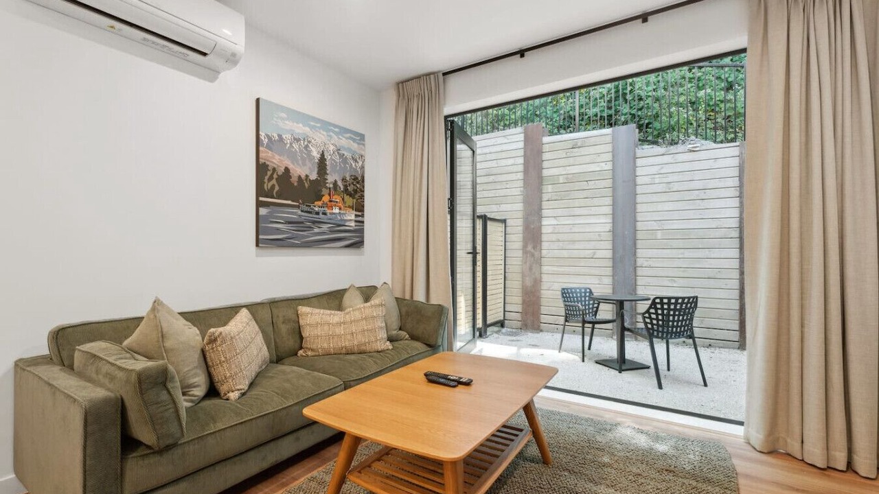 Photo of Livingroom in Arthur's Point