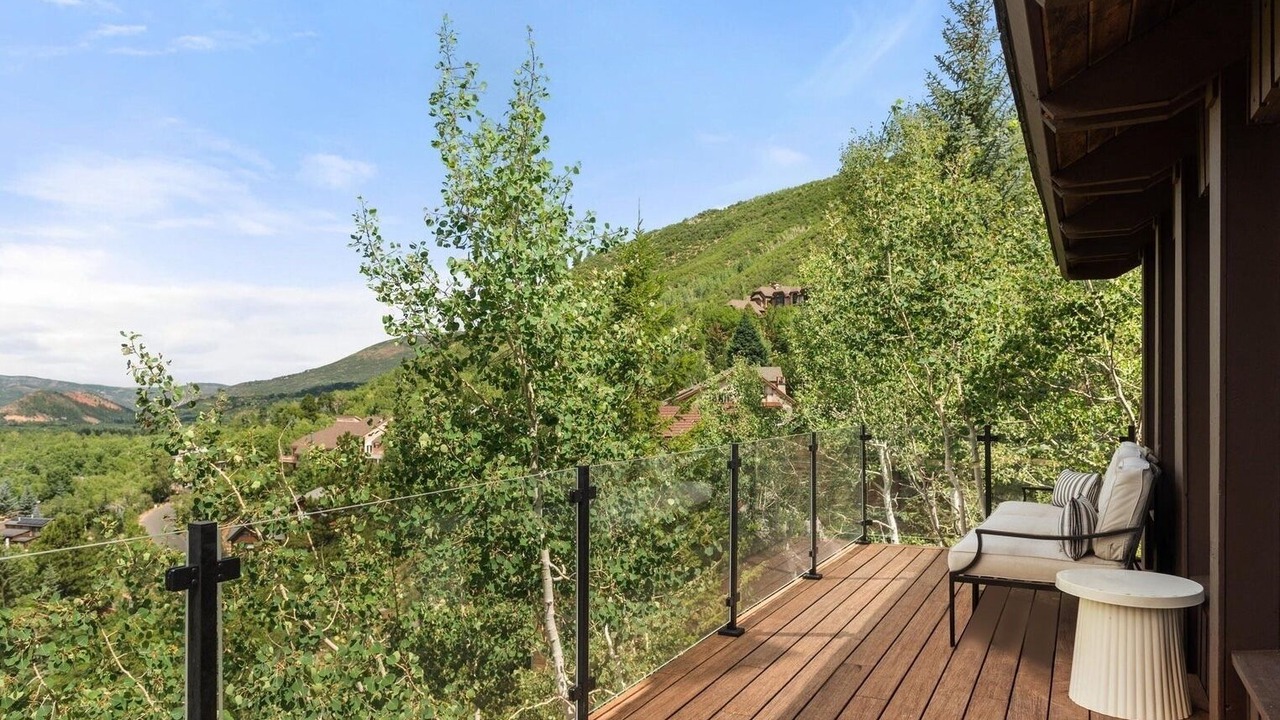 Photo of Patio Balcony in Mountain Valley