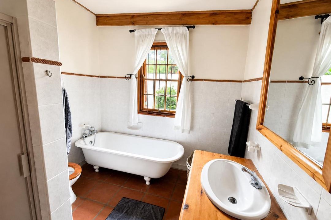 Photo of Bathroom in Graaff-Reinet