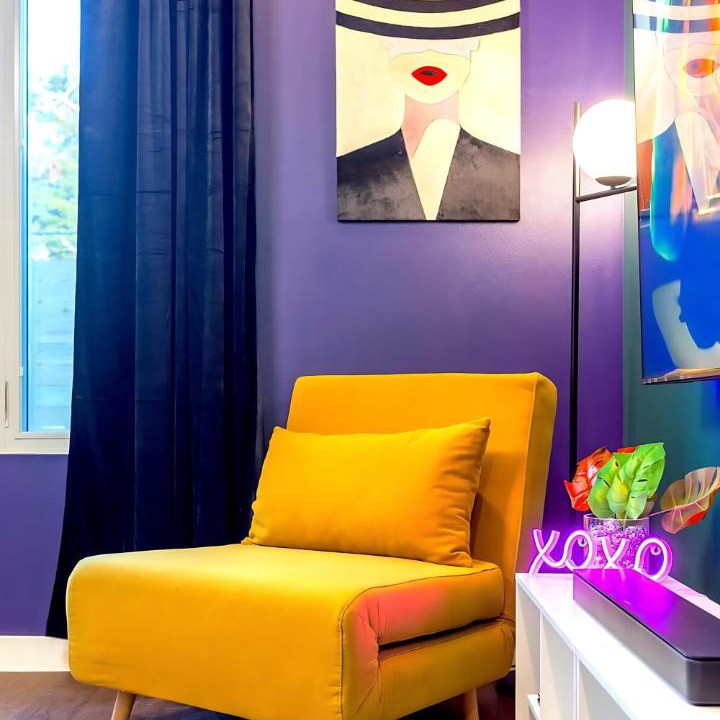 Photo of Livingroom in East Cesar Chavez