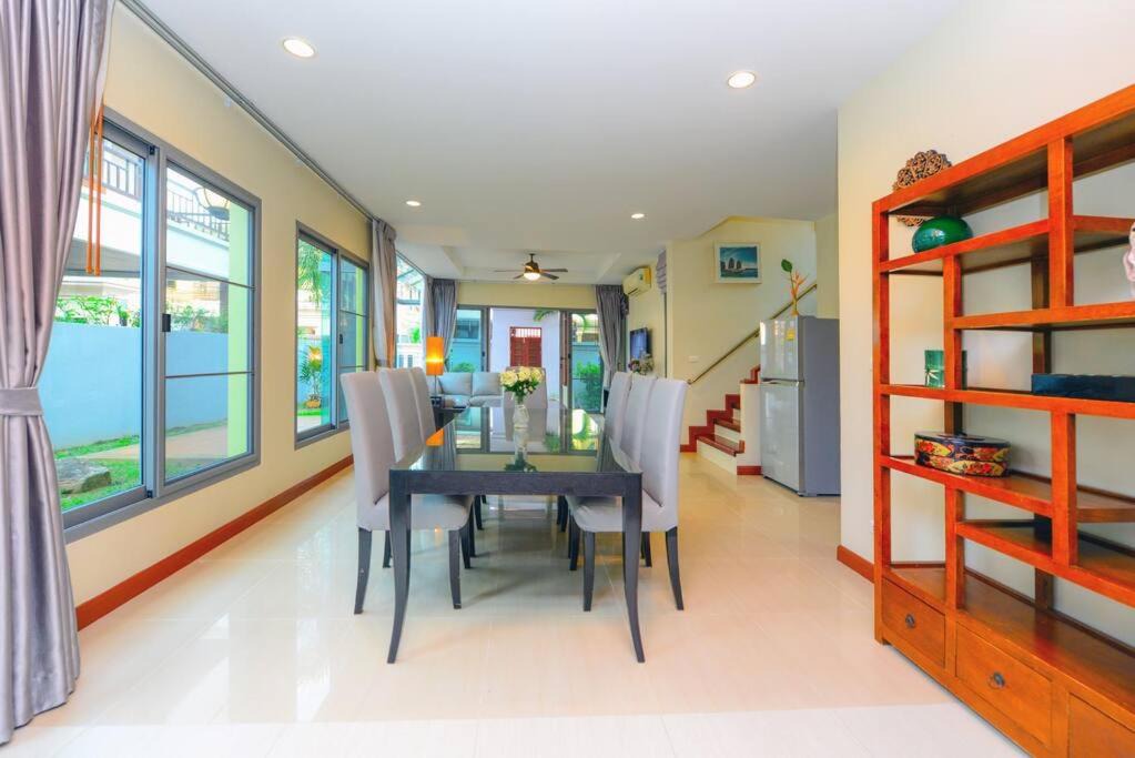 Photo of Livingroom in Nanai Road