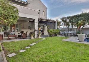 Hermanus Lodge on The Green