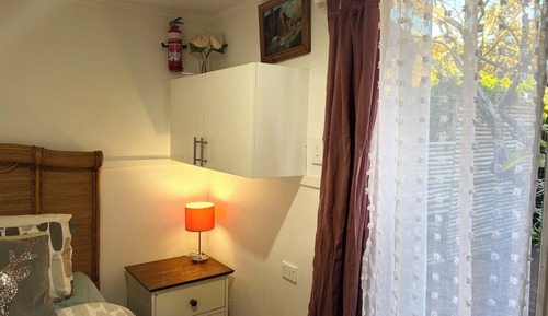 Cubby House (Shared Bathroom & Kitchen)
