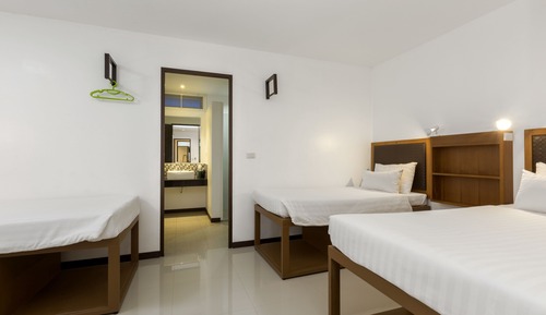 Deluxe Suite (6 Adults)