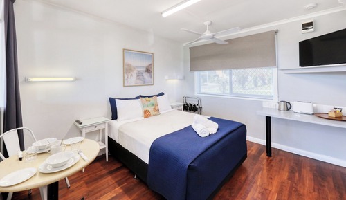 Standard Queen Room