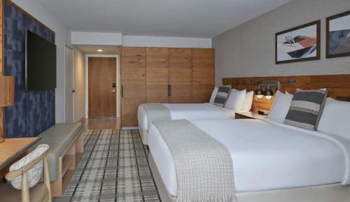 Classic Queen Room with Two Queen Beds and Roll-in Shower - Mobility Accessible