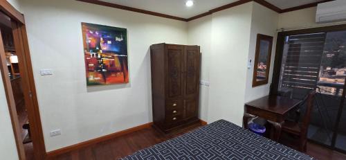 Three-Bedroom Apartment with Mountain View