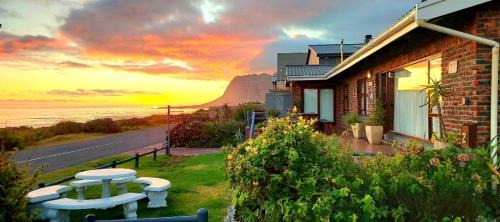 Three-Bedroom House - Sea Front