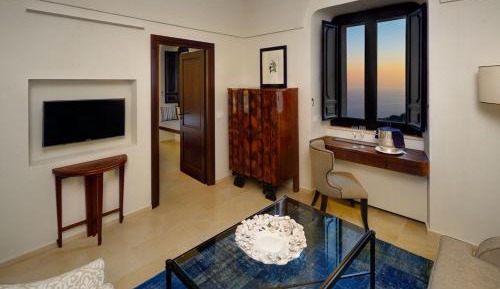 Deluxe Suite with Sea View