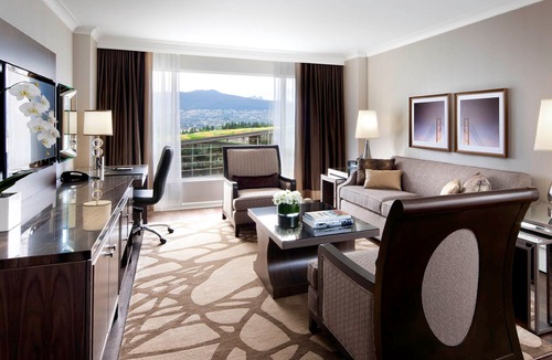 Coal Harbour Hotel | Fairmont Waterfront
