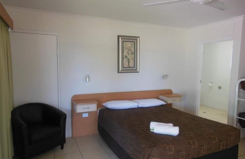 Charters Towers Hotel | Country Road Motel