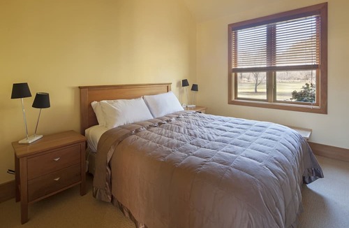 Arrowtown Villa | Wharenui