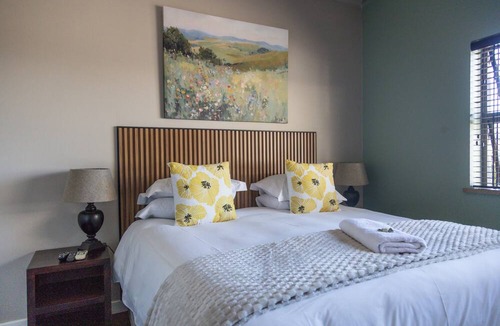 Nahoon Bed & Breakfast | Harewood Lodge
