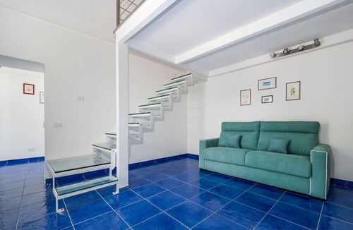 Liparlati Apartment | De Vivo Realty - Santoro Suite in Positano with a private hot tub