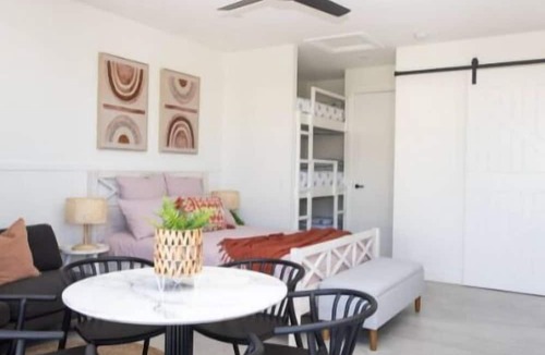 Kingscliff Apartment | Sailfish Studio – Private Access Granny