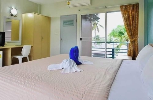 Chalong House | Forest Bungalows & Mama's Restaurant