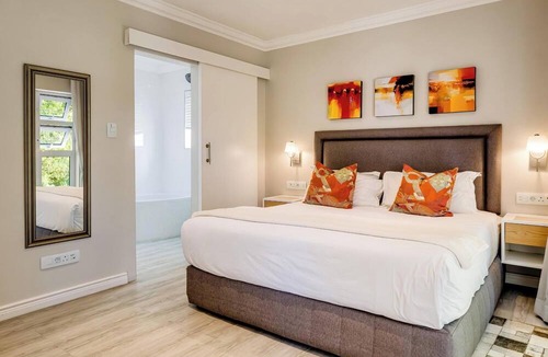 Camps Bay Apartment | Stylish 2 Bedroom Apartment in Camps Bay ASilvertide