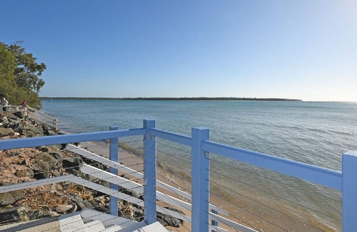 Traviston House | Burrum Beach House-Waterfront-Private Jetty-2BR