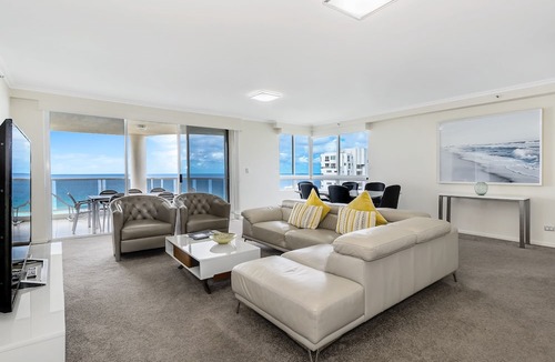 Main Beach Apartment | Oscar on Main Resort