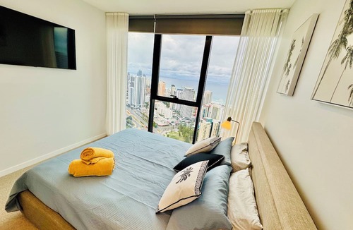 Broadbeach Apartment | “Dream View” @ The Star - Panoramic Ocean, City - 2 bed - Sleeps 5 - Broadbeach